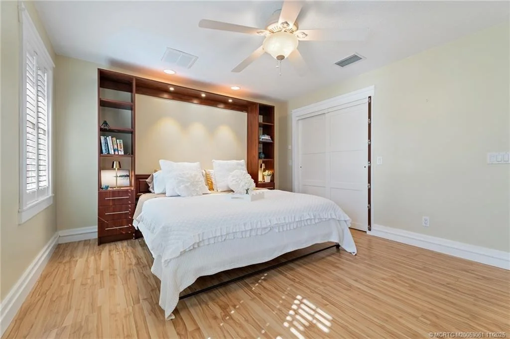 Photo of 655 SW Salerno Road