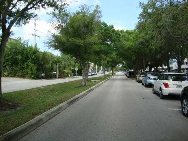 Photo of 216 SE Hibiscus Avenue