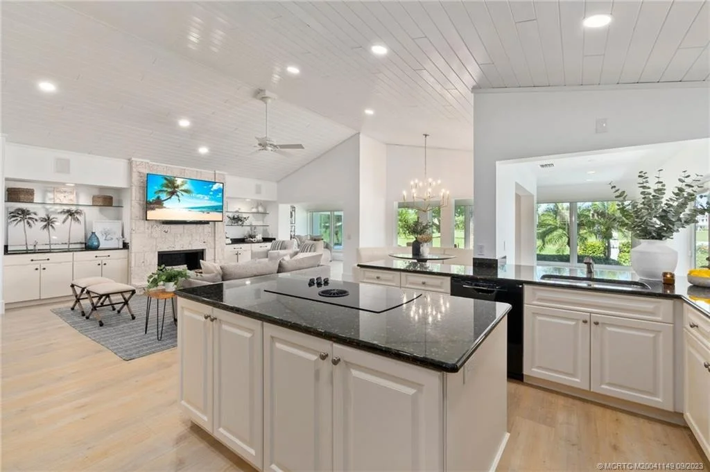 Photo of 6741 SE Harbor Circle