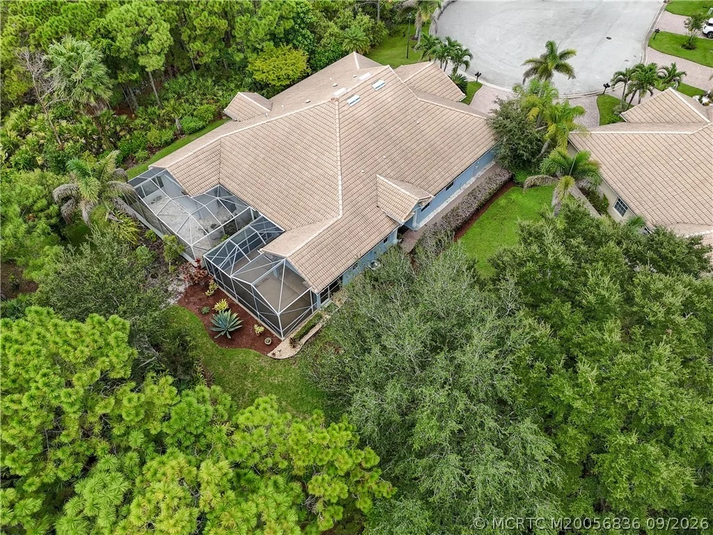 Photo of 480 NW Red Pine Way