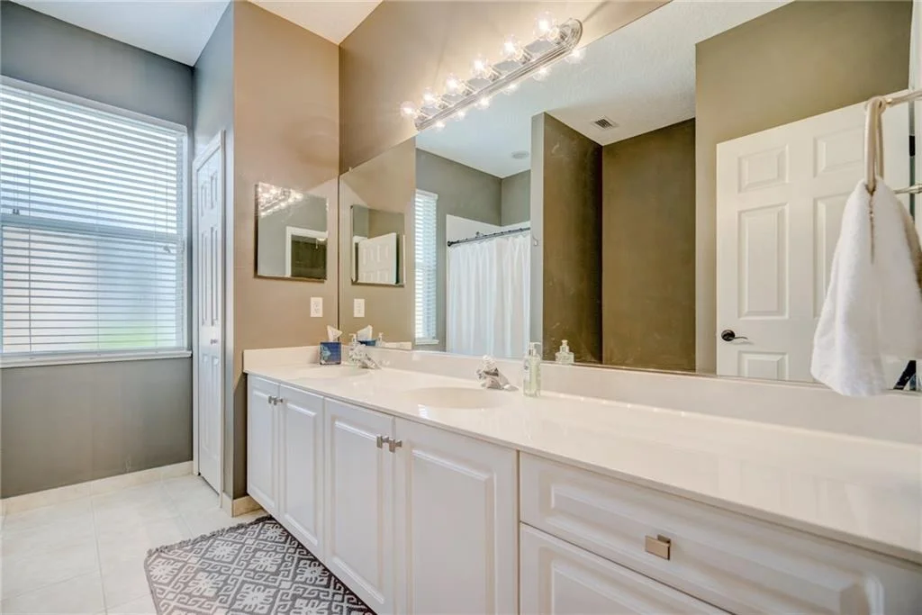 Photo of 543 NW Ember Way
