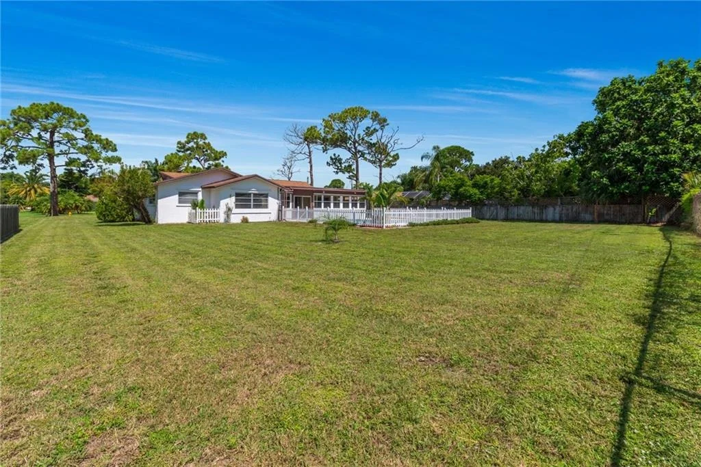 Photo of 1523 NW Spruce Ridge Drive