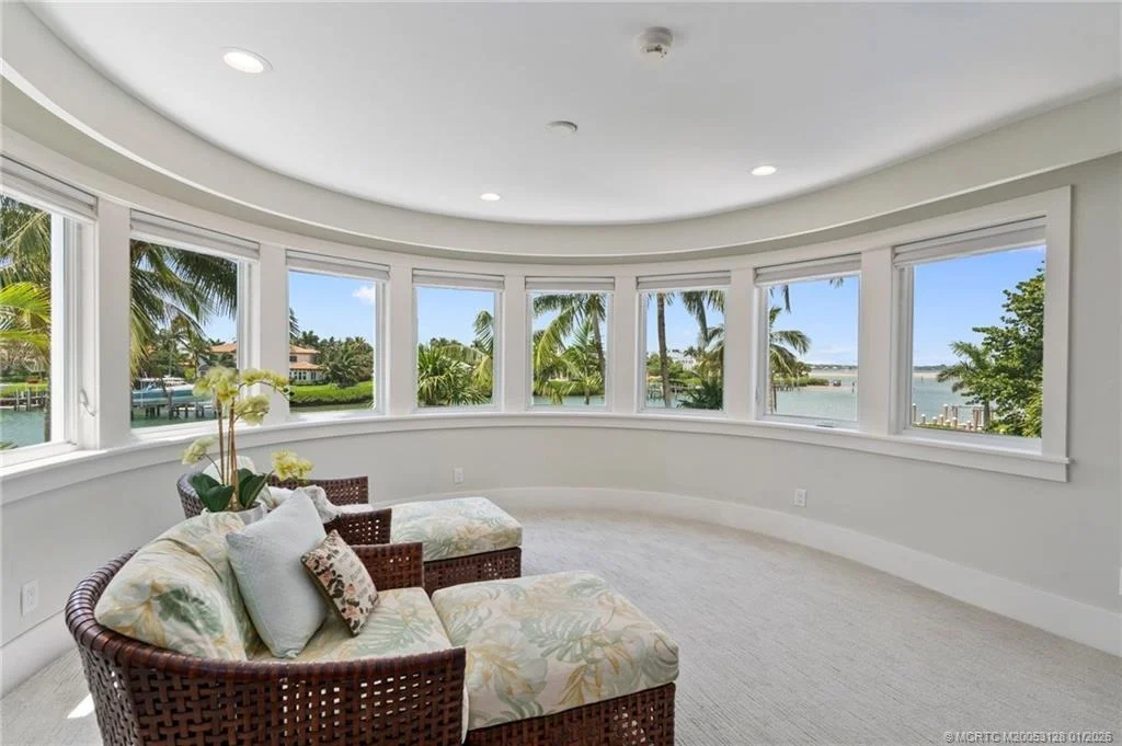 Photo of 6460 SE Harbor Circle