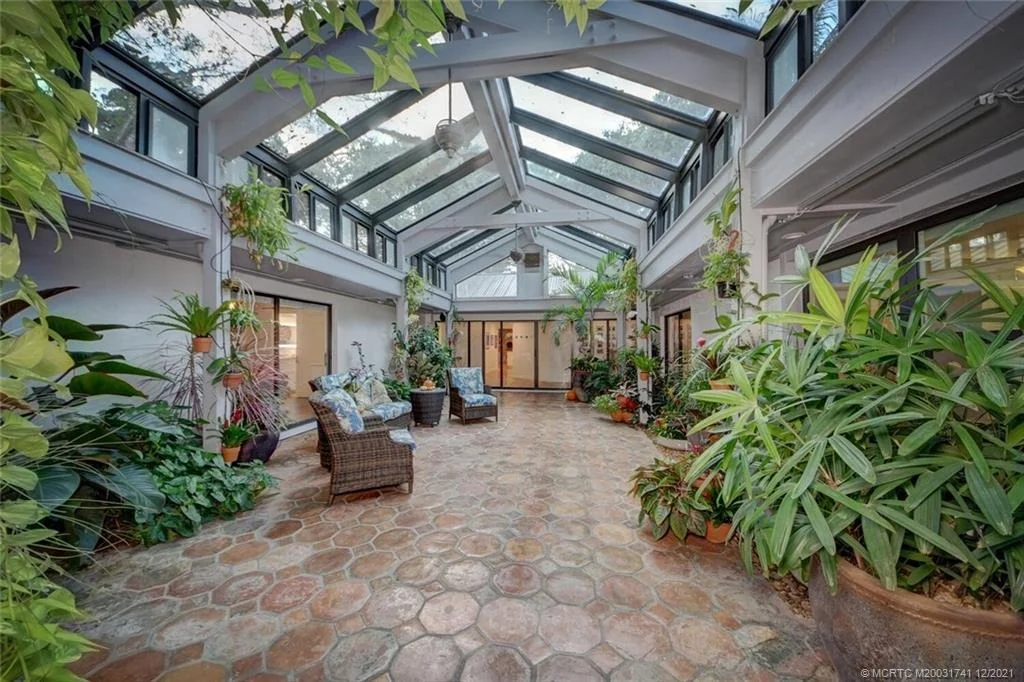 Photo of 21 SE Harbor Point Drive