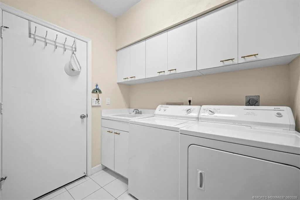 Photo of 3378 SE Cambridge Drive