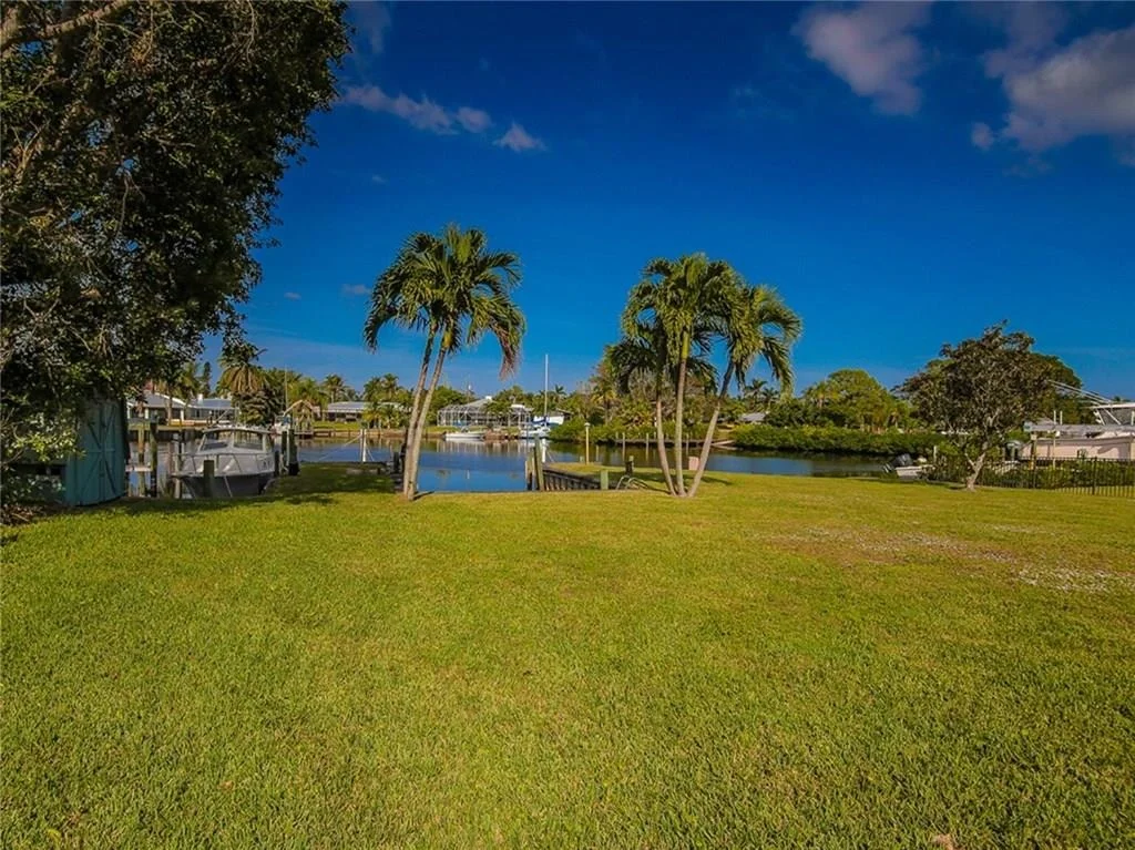 Photo of 1374 NW COCONUT POINT Lane