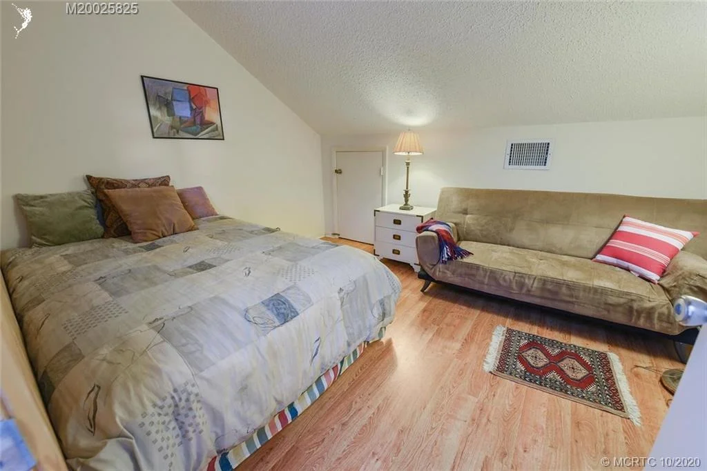 Photo of 320 NE Golfview Circle