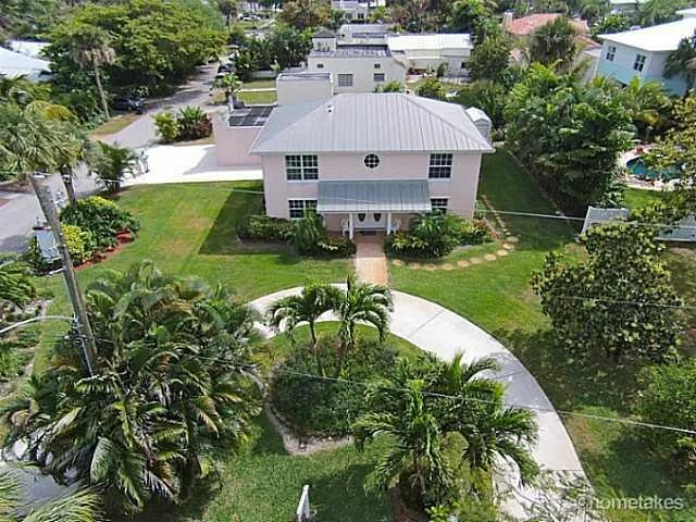 Photo of 1034 SE Riverside Drive