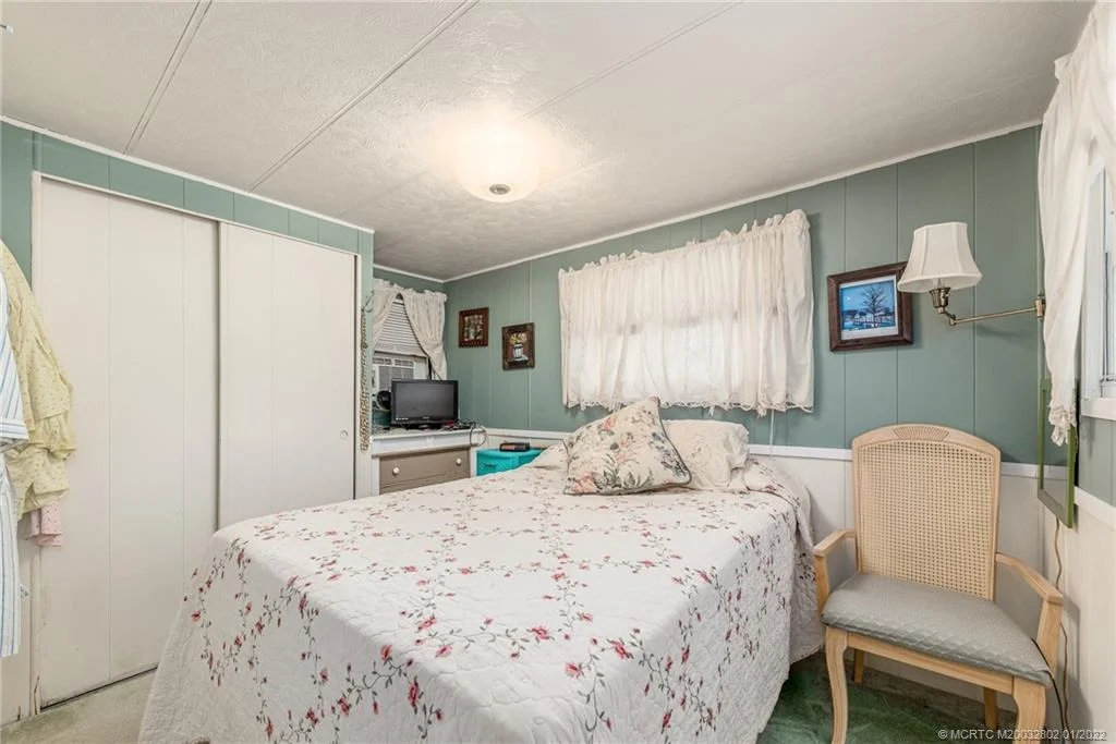 Photo of 160 SE Easy Street
