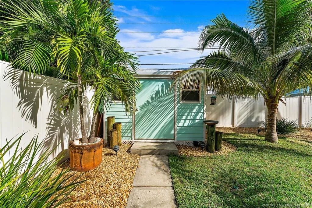 Photo of 1521 Venus Avenue