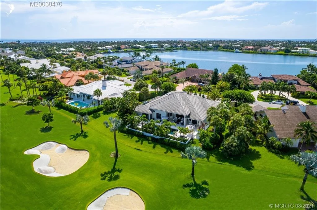 Photo of 6621 SE Harbor Circle