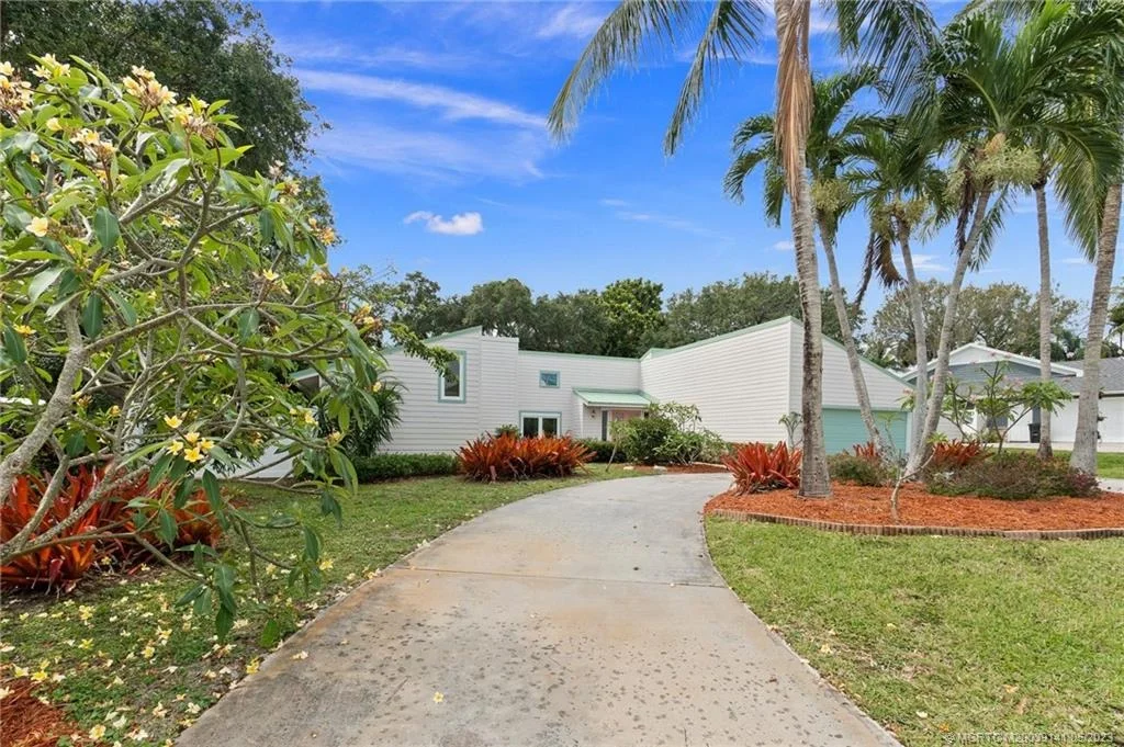Photo of 3 Gumbo Limbo Way