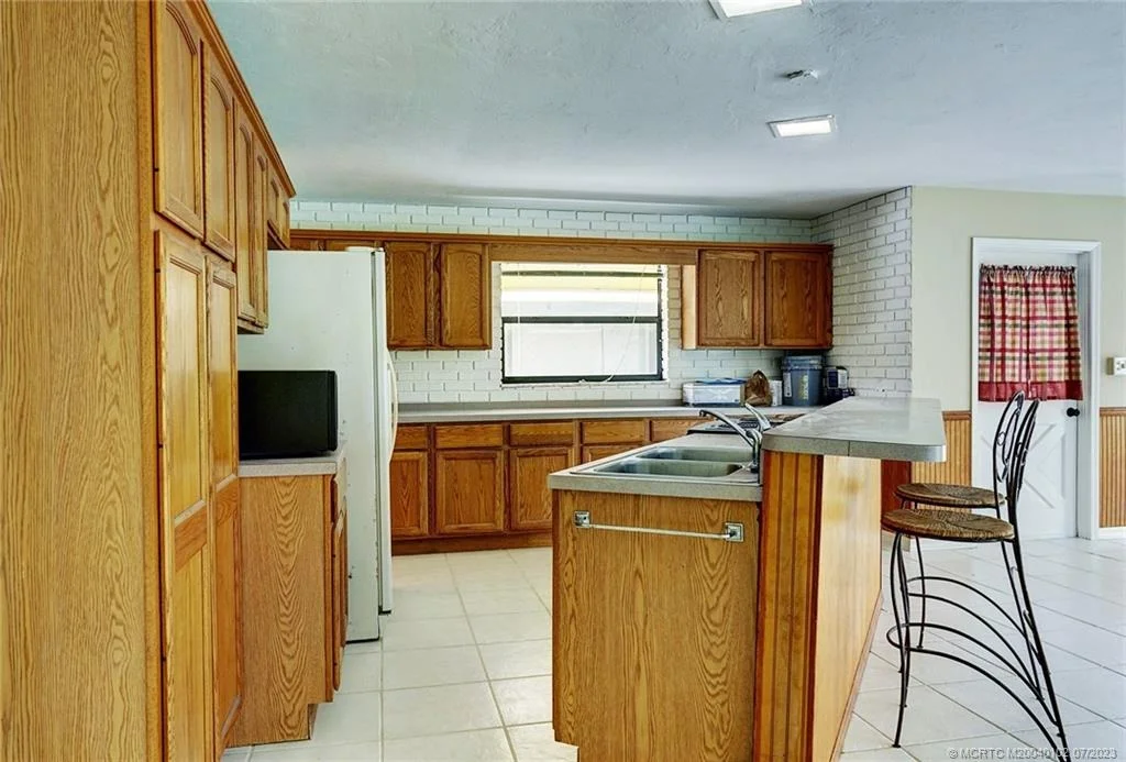 Photo of 700 SW Tanglewood Trail