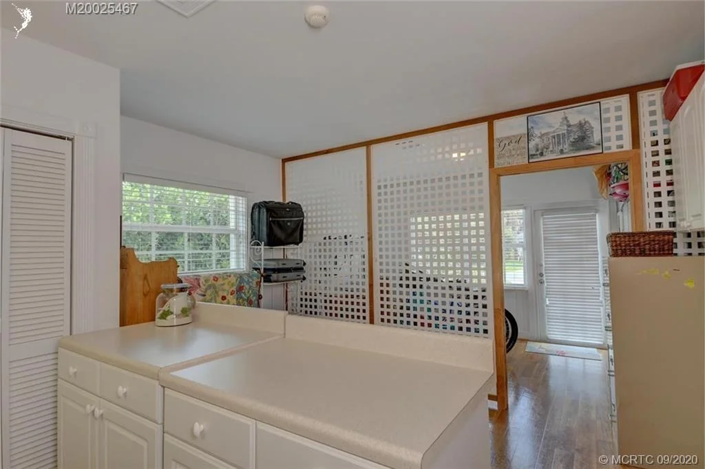 Photo of 904 SE Riverside Drive