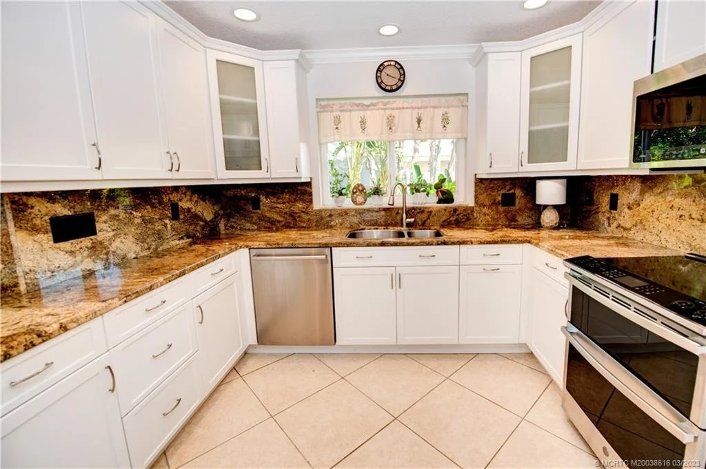 Photo of 3231 SE Fairway W