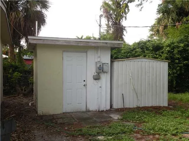 Photo of 804 SE Dolphin Drive