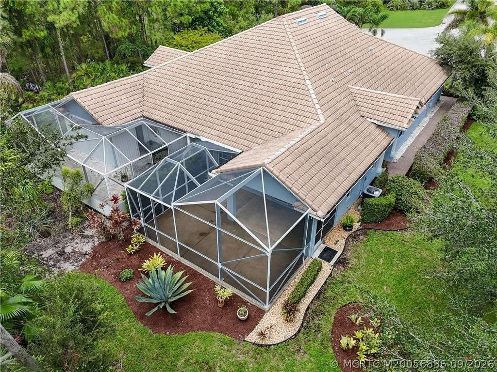Photo of 480 NW Red Pine Way