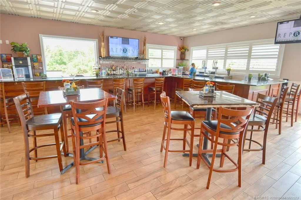 Photo of 730 NW Red Pine Way