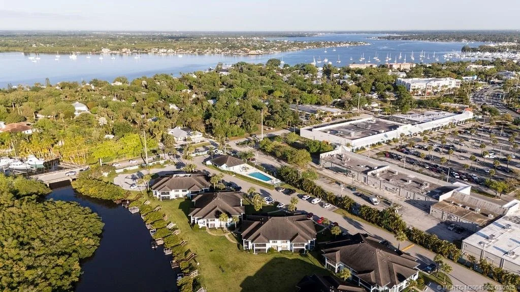 Photo of Unit 308 at 950 S Kanner Highway