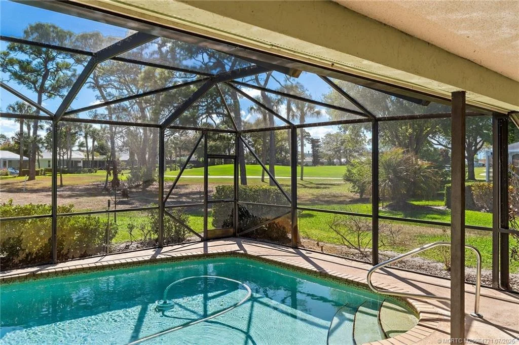 Photo of 3011 SE Fairway W