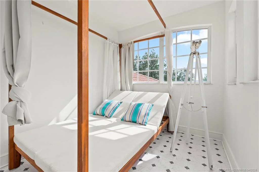 Photo of 6 Castle Hill Way