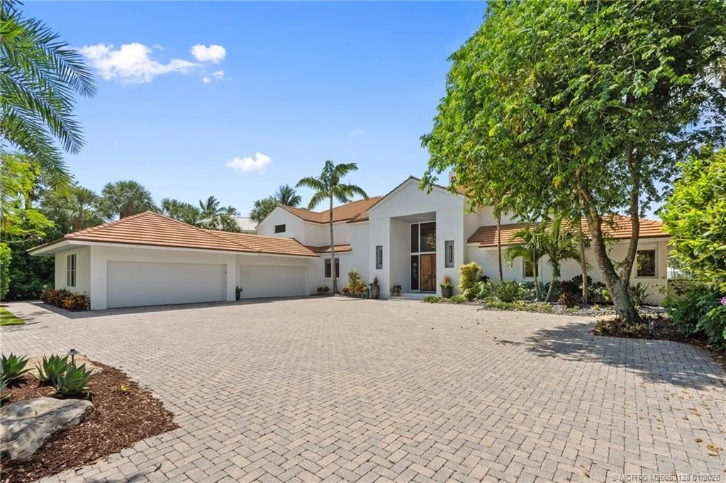 Photo of 6460 SE Harbor Circle