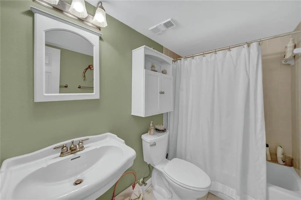 Photo of 333 NE Golfview Circle