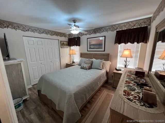 Photo of 698 Nettles Boulevard