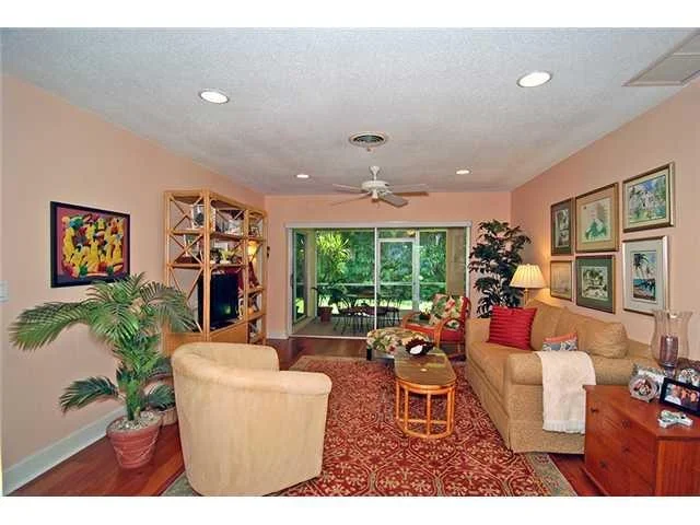 Photo of 6 Delano Lane