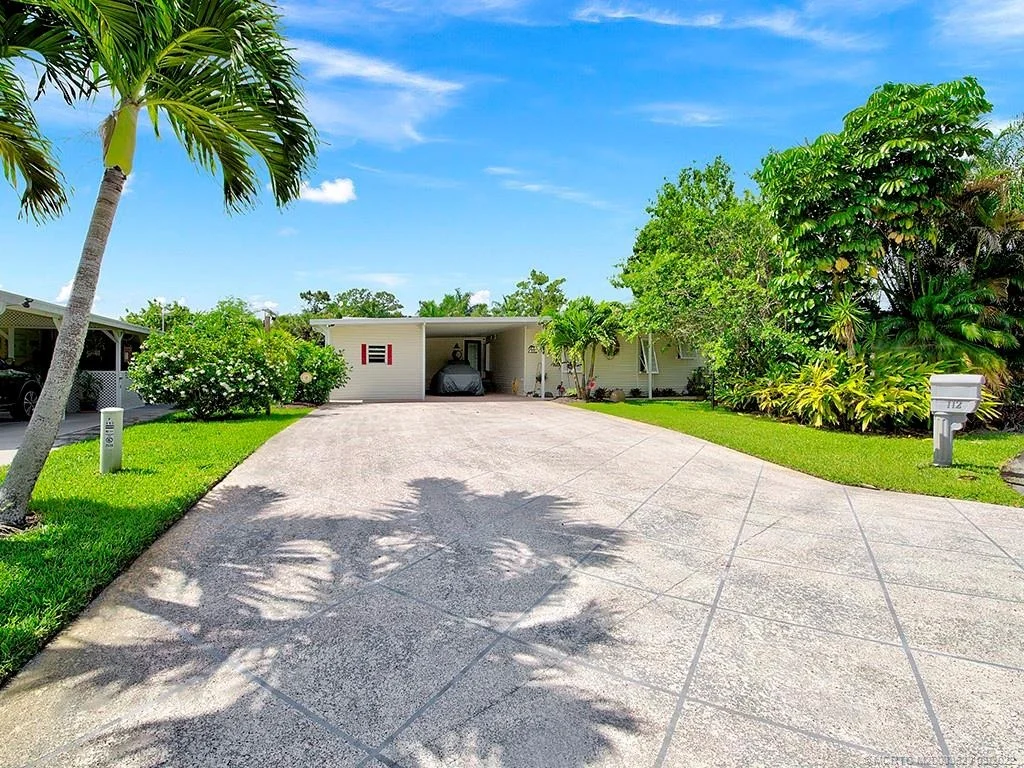 Photo of 112 SE Paradise Place
