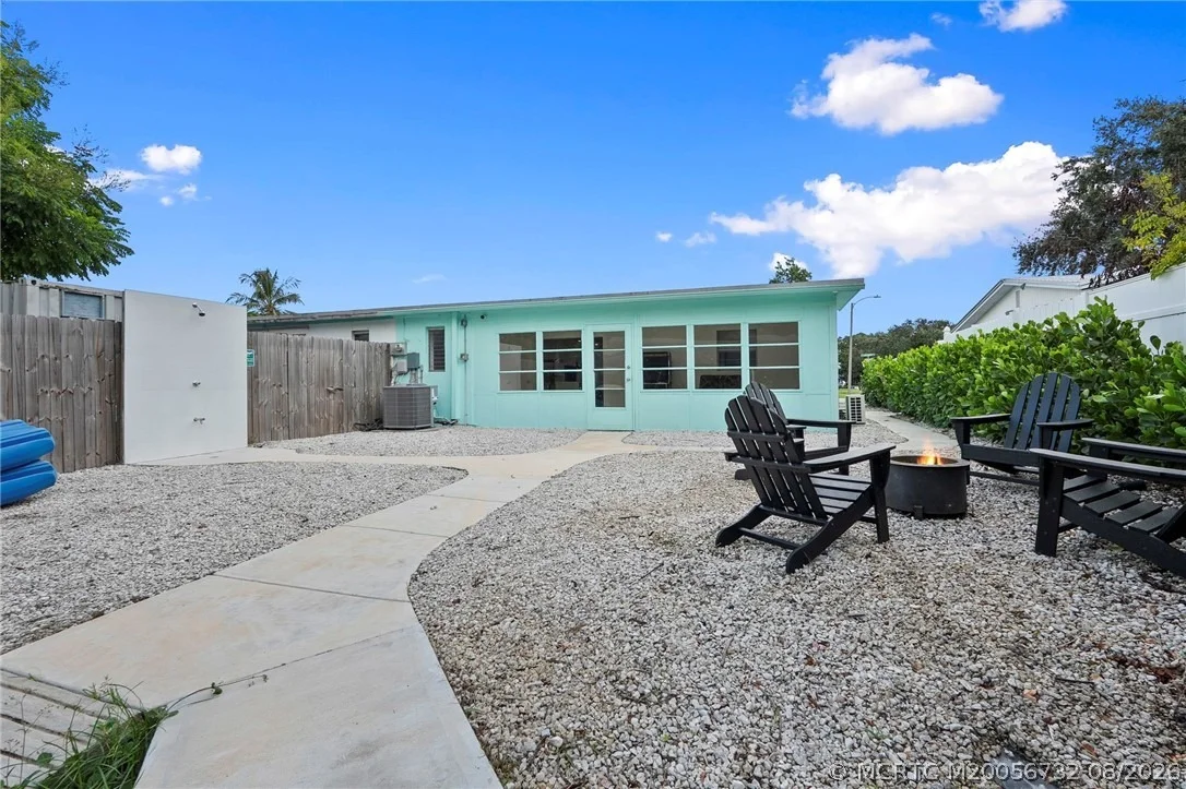 Photo of 30 SW Hideaway Place
