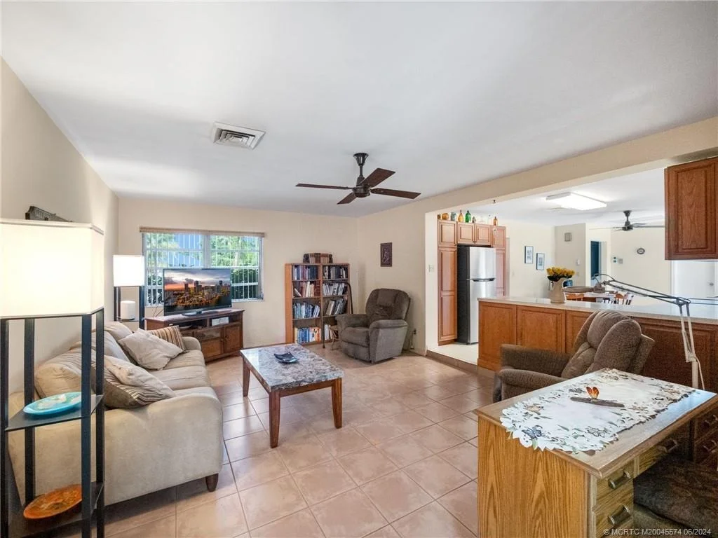 Photo of 1023 NW Pine Lake Drive