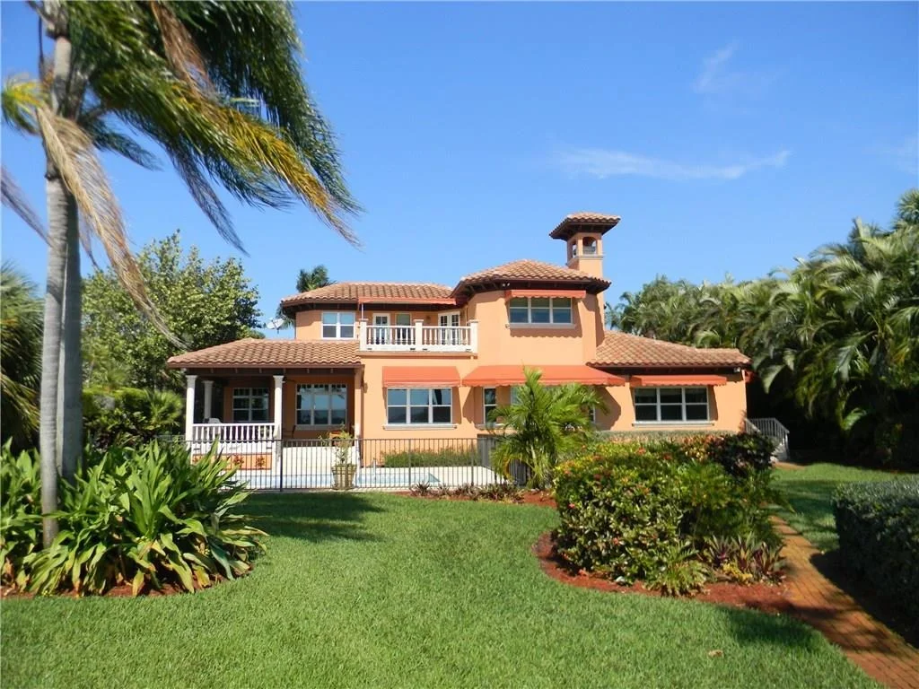 Photo of 661 NW Sunset Drive