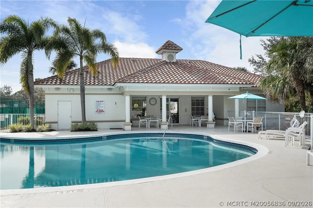 Photo of 480 NW Red Pine Way
