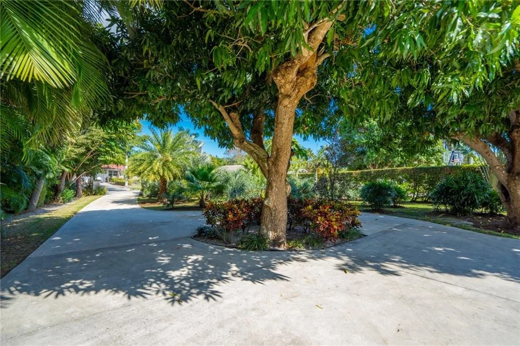 Photo of 611 NW Sunset Drive