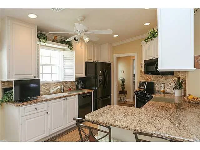 Photo of 844 SW Tamarrow Place
