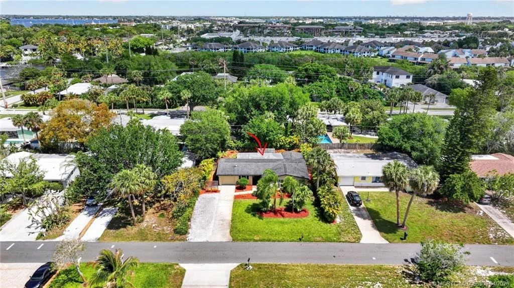 Photo of 330 SW Winnachee Drive