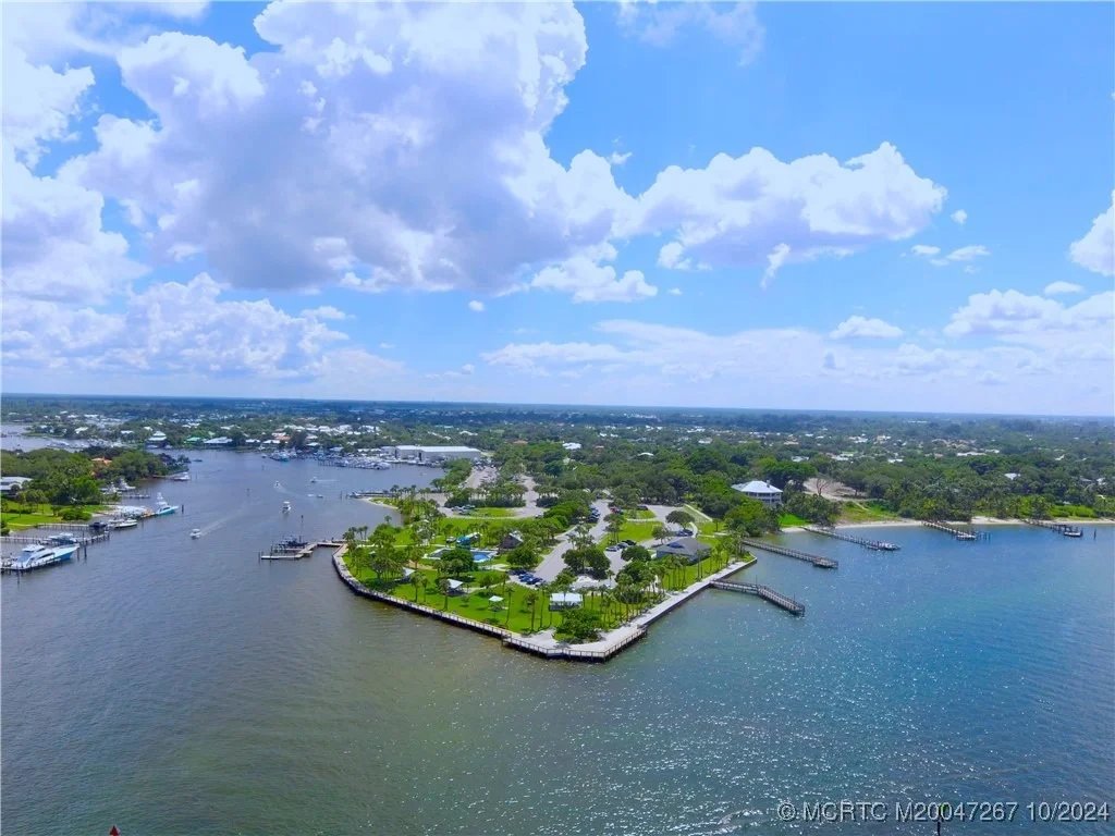 Photo of 3463 SE Narragansett Terrace