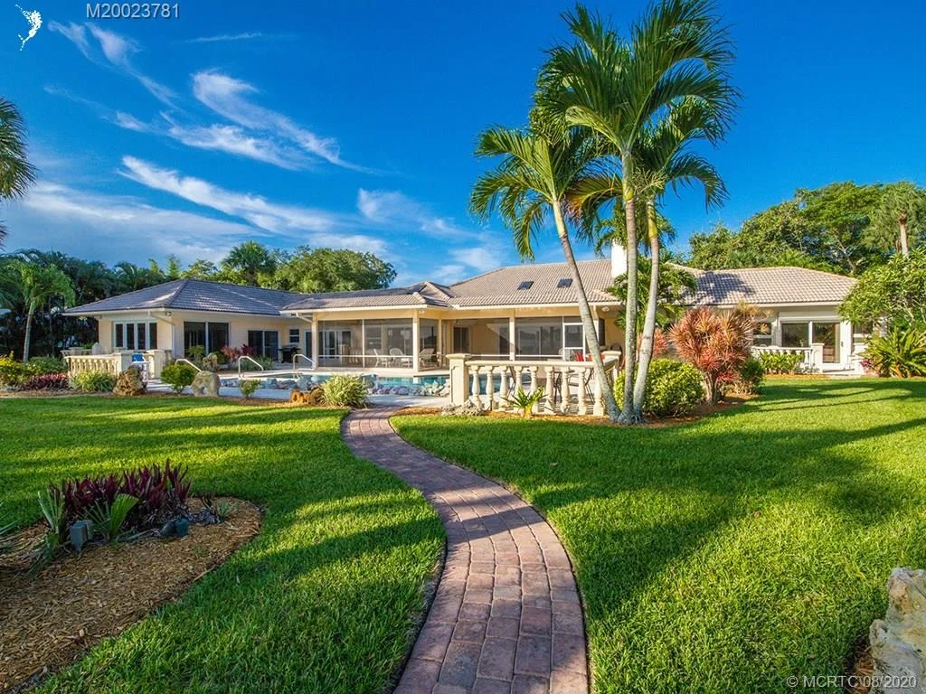 Photo of 565 SE Saint Lucie Boulevard