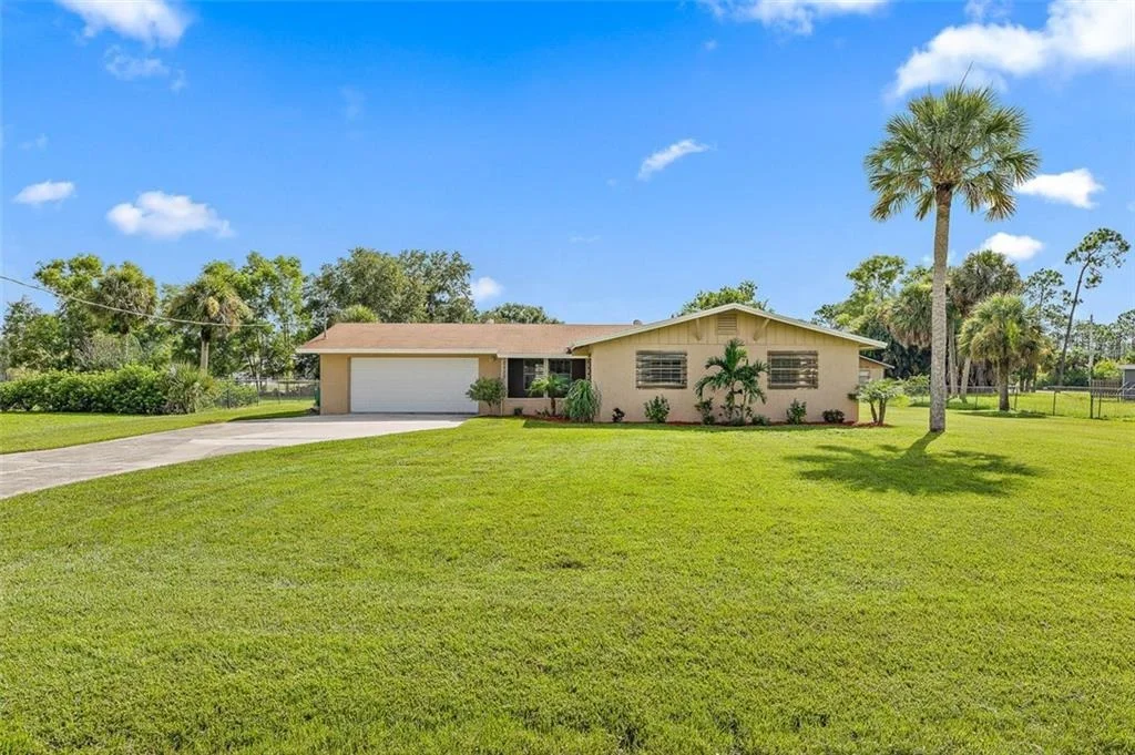 Photo of 6489 SE Lake Circle