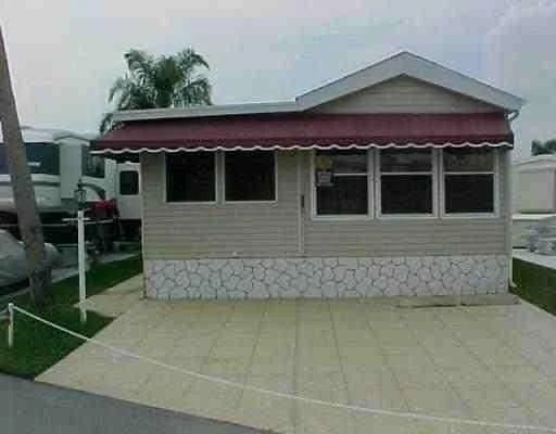 Photo of 131 NETTLES Boulevard