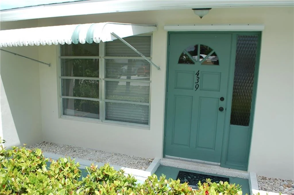 Photo of 439 SE Parkway Drive