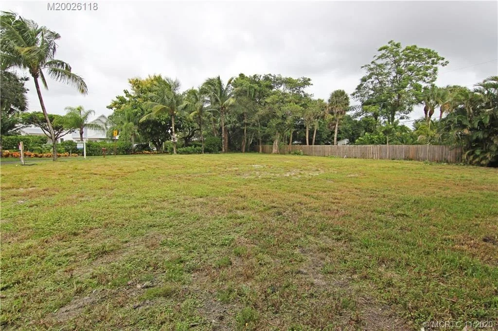 Photo of 1438 SE Riverside Drive