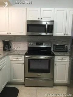 Photo of 254 SE Kitching Circle