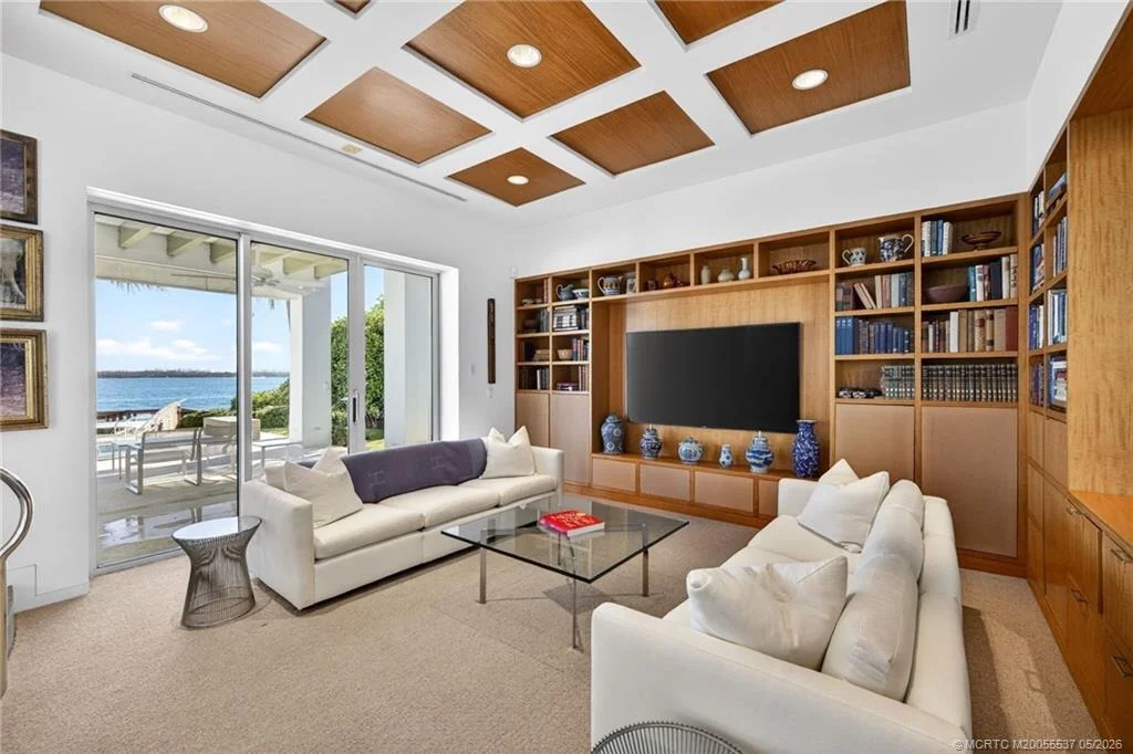 Photo of 7034 SE Harbor Circle