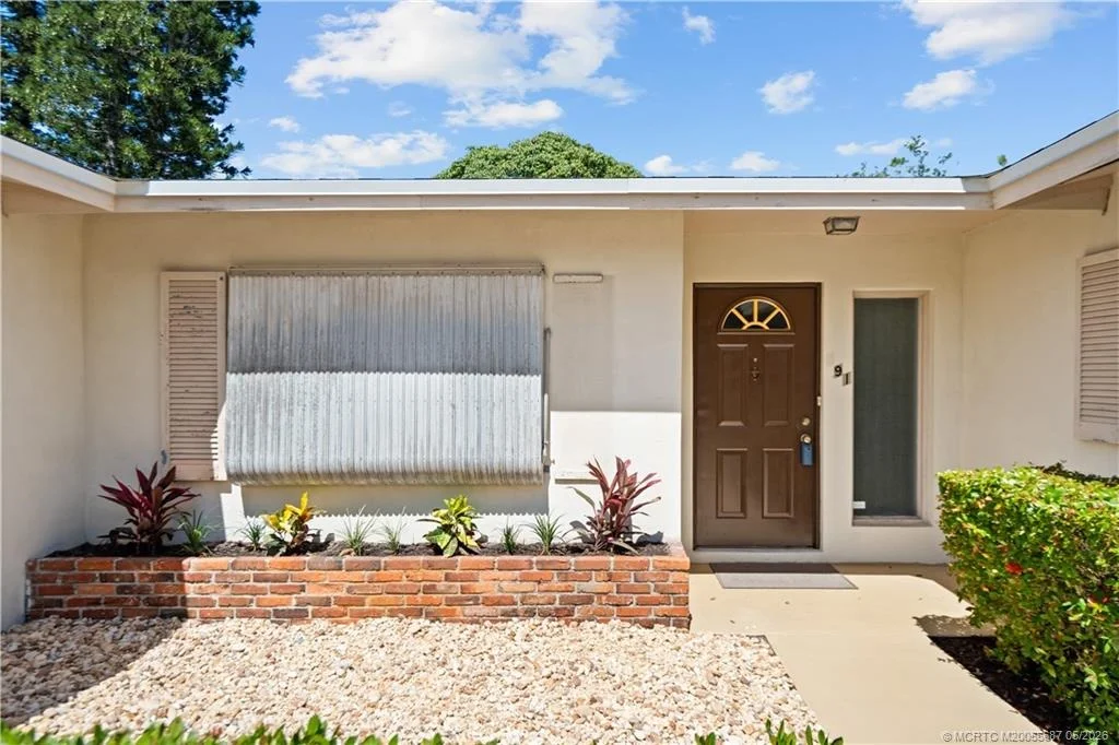 Photo of 391 SE Edgewood Drive
