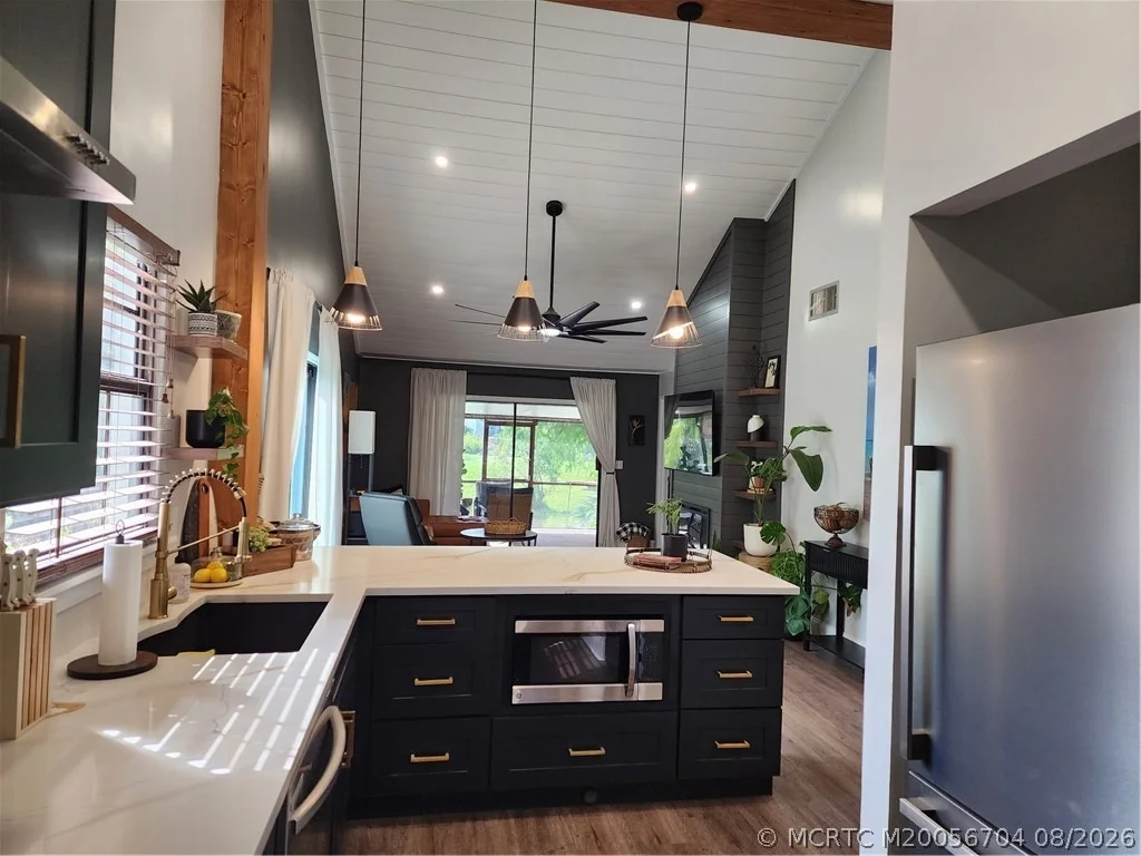Photo of 496 SE Cardinal Trail