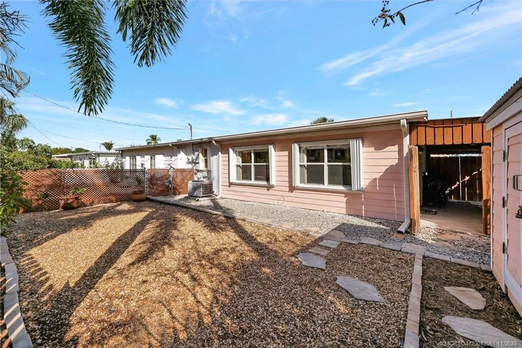Photo of 294 SE Sailfish Lane