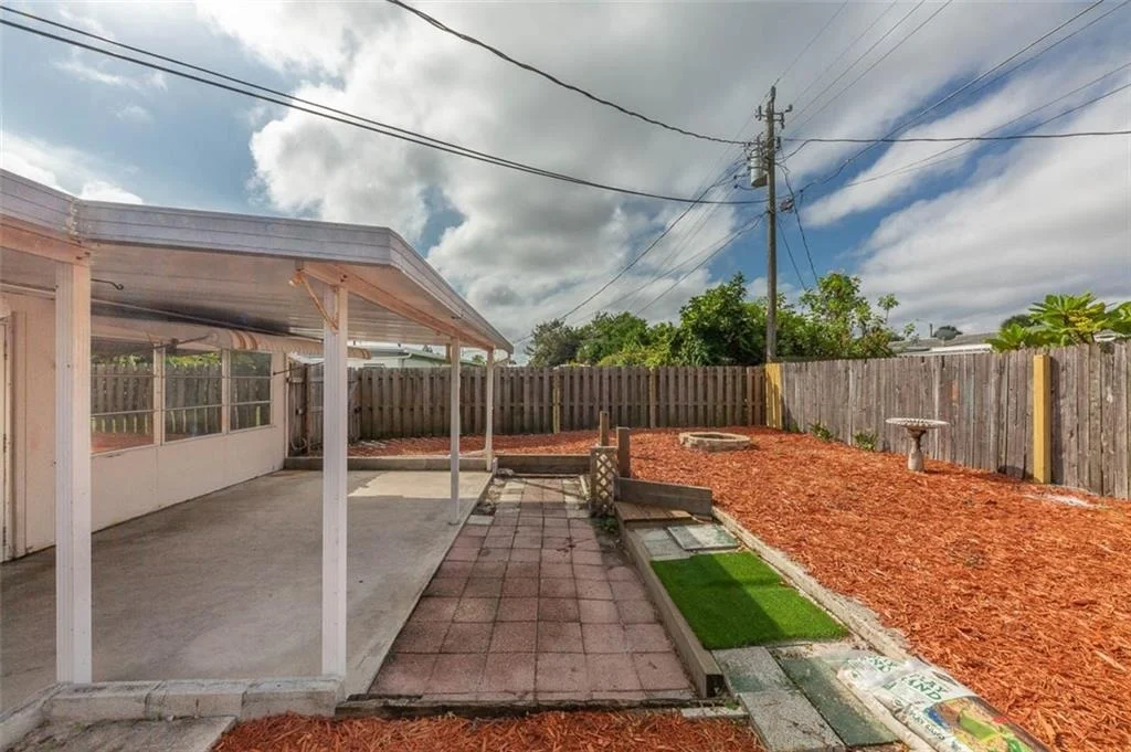 Photo of 414 SE Fini Drive