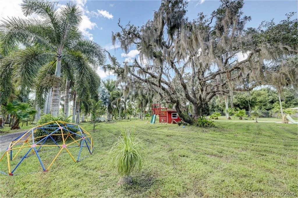 Photo of 1055 SE Salerno Road